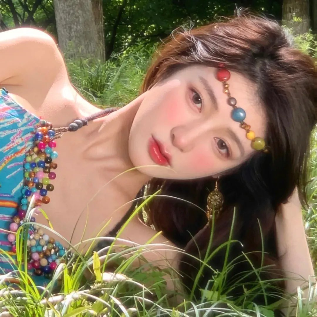 女人与英雄 封面